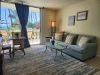 The Sand- Cozy condo in the heart of Kona