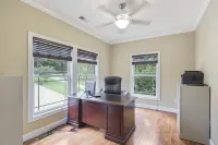 Relaxing Multi-family waterfront home with private dock on Lake Hartwell!