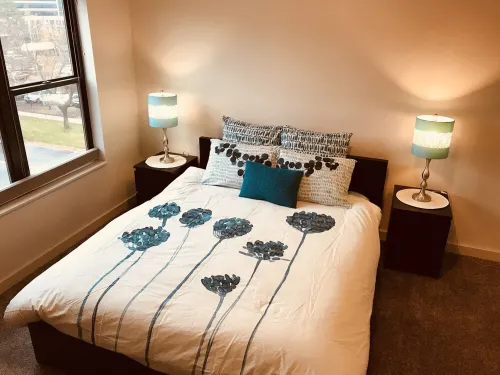 Modern Apt #402 - a Block from St. Pat's Hospital