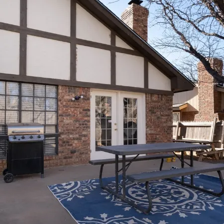 Spacious Welcoming Oasis With Gameroom