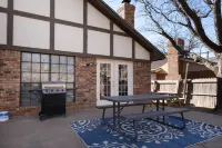 Spacious Welcoming Oasis With Gameroom