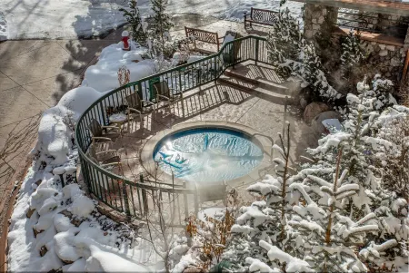 Ski In Ski Out, Mountain Modern, Exceptional Location and Gorgeous Views!!!