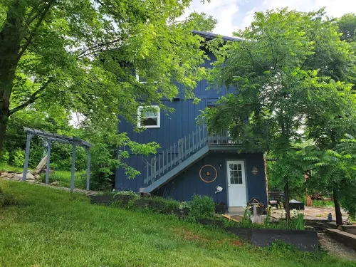 Quaint Stream Side Cottage 15m from Oxford&Hamilton OH