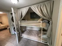 River cabin w access.  close to town. Hot tub! 35 foot deck