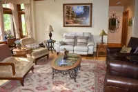 Best/closest location to the slopes and newly redecorated. Hotels in Edwards