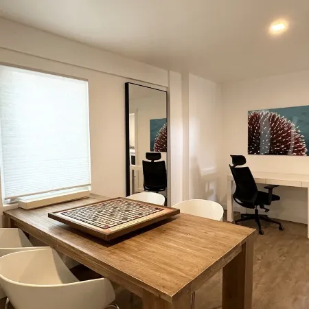 7 Bedroom with Dockage, Pool, Firepit, Paddle Boards & Kayaks