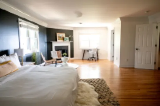 5000sf Designer Mountaintop Retreat, Panoramic Views, Hot Tub, Peaceful Luxury