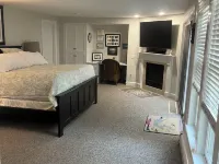Wequaquet Lake Dream with Private Dock, See Our Video! Hotels in Centerville