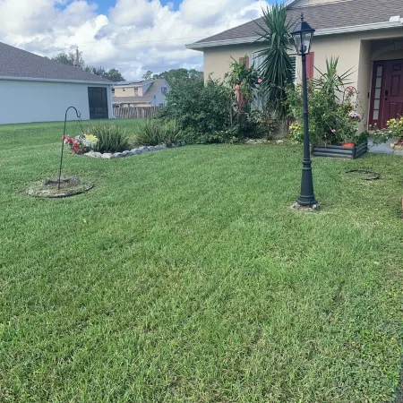 Charming 2-bedroom house with WiFi and AC in Palm Bay