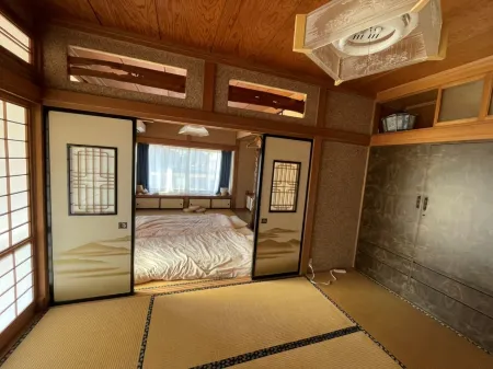 Old folk house inn Tabiminato Отели рядом с достопримечательностью «Sakatsura Isozaki Shrine»