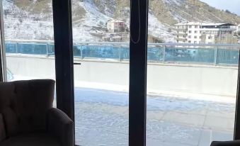 Alacaatlı Suit 썸네일