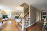 Beautiful Spacious Entire House in Bethesda, Prime Location 7-Bedrooms