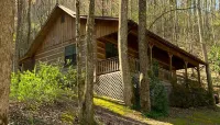 Little Mountain Hideaway 2 Bedroom Cabin by RedAwning