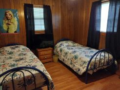 Peaceful Country Getaway Pet Friendly and Cozy!