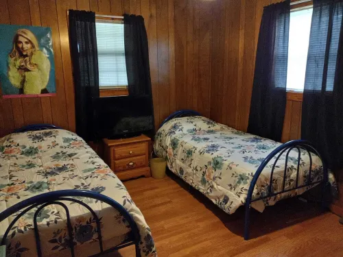 Peaceful Country Getaway Pet Friendly and Cozy! Hotels in Madison County