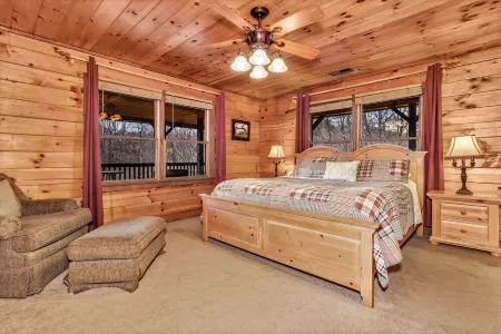 Luxurious Hidden Valley Lodge - Blue Ridge Mountain Retreat!