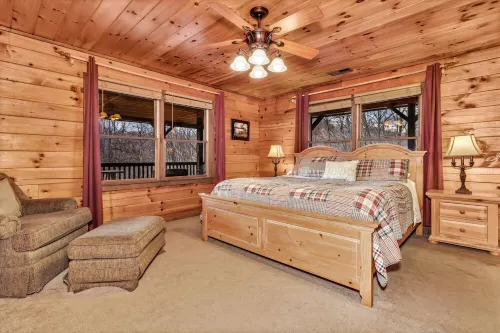 Luxurious Hidden Valley Lodge - Blue Ridge Mountain Retreat!