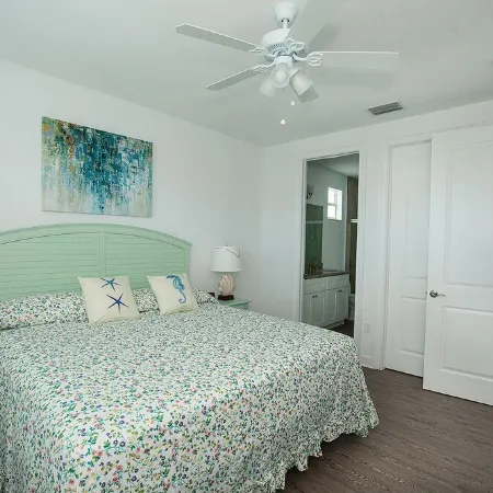 4 Bedroom 3 Full Bath Home on Canal in Marathon w/Private 35 foot dock