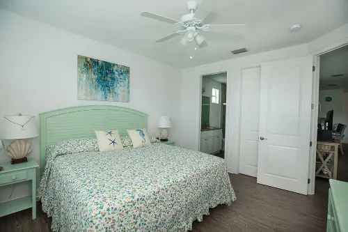 4 Bedroom 3 Full Bath Home on Canal in Marathon w/Private 35 foot dock