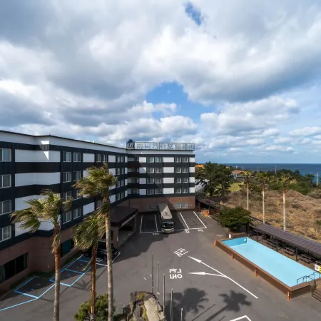 Benikea Hotel Jeju Отели рядом с достопримечательностью «Публичная библиотека в городе Эволь»