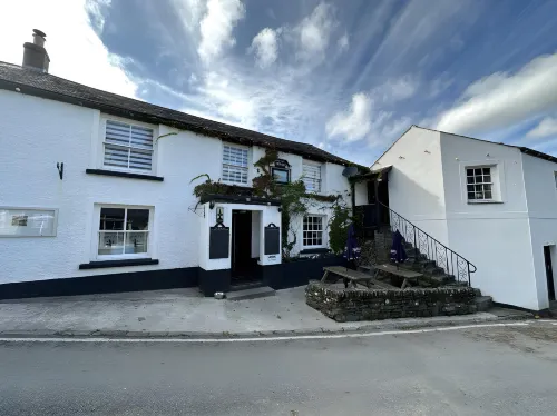 The Ship Inn Lerryn Hotels in Lanreath