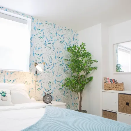 Cozy 2BR/2BA Apt w/ Private Patio – 1 Stop to Manhattan!