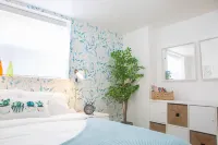 Cozy 2BR/2BA Apt w/ Private Patio – 1 Stop to Manhattan!