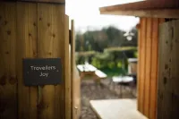 Traveller's Joy, Luxury Dome with private hot tub, 15 mins to beach