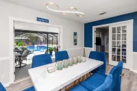 Sleeps 18, Heated Pool, Game Room, 10 Mins to Beach