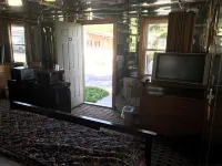 Capri Motel - Beach