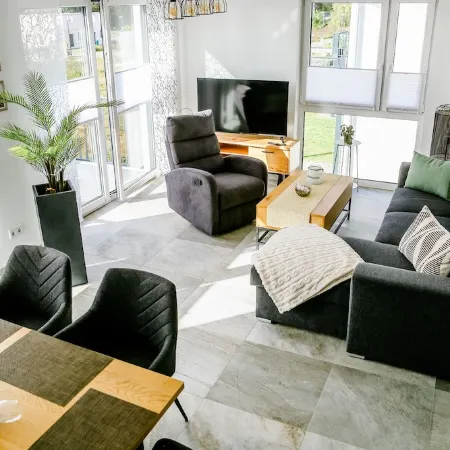 Windland apartment house on Lake Goitzsche for 8 people with lake view Отели в г. Поух