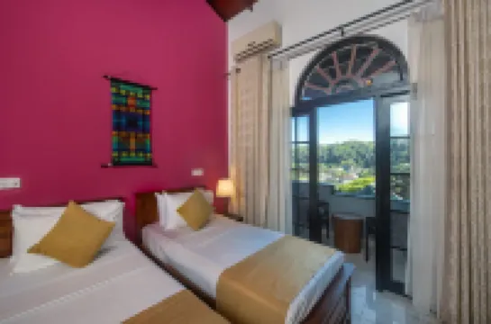 Ceyloni Lake Residency