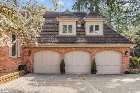 Stunning Waterfront Mansion w Pool n Hottub