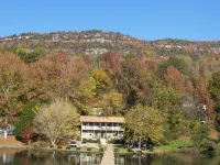 Tennessee River Bed and Breakfast Retreat! Lakefront! No Fees!