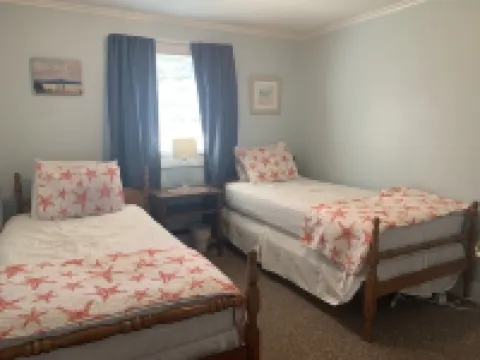 Walk to the private beach - kayak - central a/c -  pool/restaurant club optional 이스트 팰머스 호텔