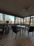 Outdoor paradise! 3 bedroom water view cabin water access near state parks.