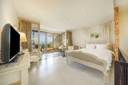 Healing 11st Pension Отели рядом с достопримечательностью «Манисан»