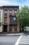 5th and Grand Lovingly Restored Brownstone Troy NY Unit 2 Hotels near Cogswell Laboratory