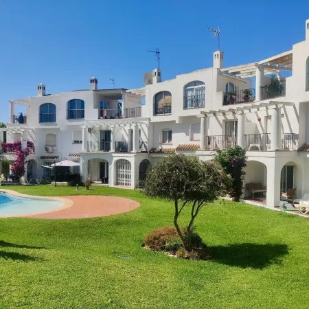 Relaxed Retreat with Pool