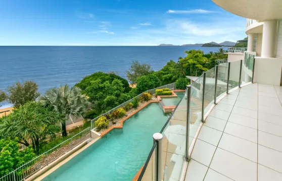 三位一體貝勒維海灘酒店