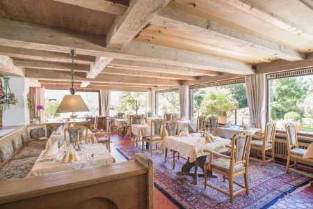 Kurhotel Eichinger Отели рядом с достопримечательностью «Oberes Tor»