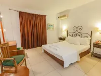 Esperides Hotel Hotels near Agios Athanasios