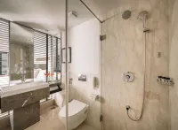 The Raintree, St. Mary’s Road Hotel berhampiran Tntj Maduvinkarai