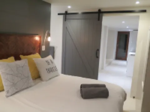 Cheviot Place Garden Apartment with Private Entrance