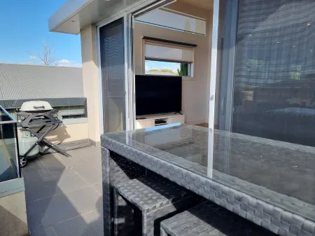 Stylish townhouse in prime location Dromana