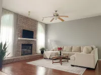 Charming 3-bedroom house with fitness room in peaceful Broken Arrow