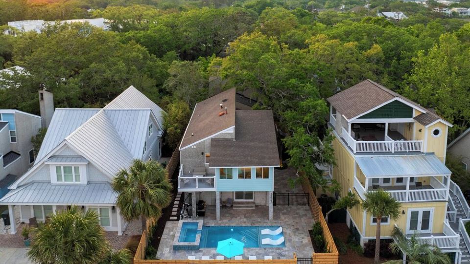 The Breeze: Pool + HotTub + Steps to Beach + Top Restaurants