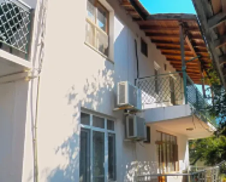 契拉勒俄麥克旅館