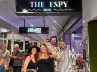 The Espy Hostel Hotels near منتزه كيرنز