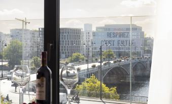 Howard Sur Seine - Asnieres Paris la Defense